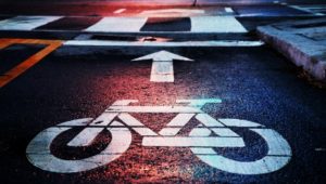 bilde av sykkelvei symbolisert av en sykkel malt på veien